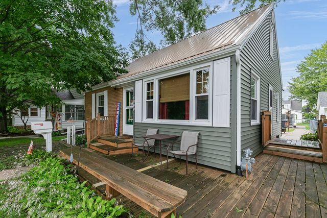 1900 29th Street, Moline, IL 61265