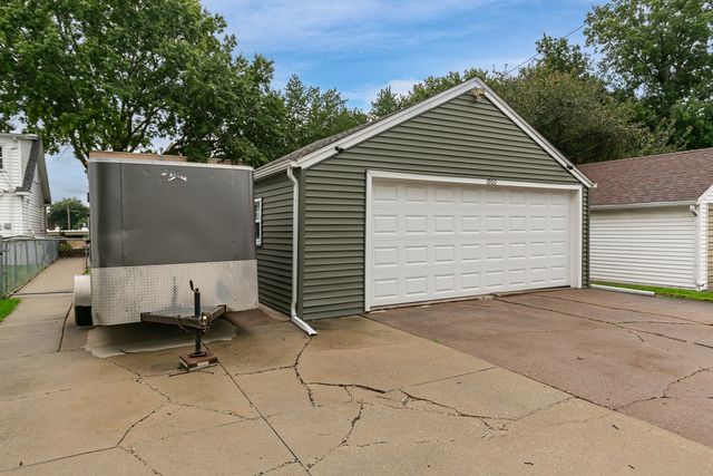1900 29th Street, Moline, IL 61265