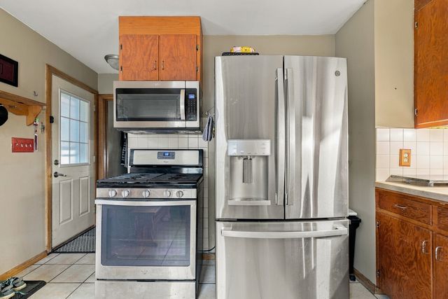 1900 29th Street, Moline, IL 61265