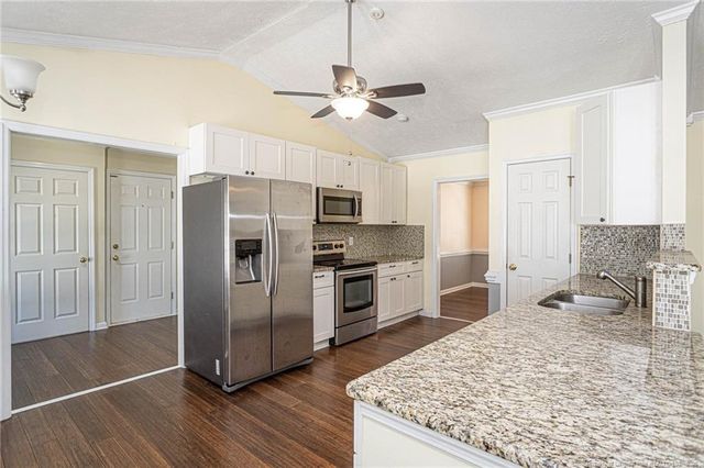 5700 Trotter Court, Hope Mills, NC 28348