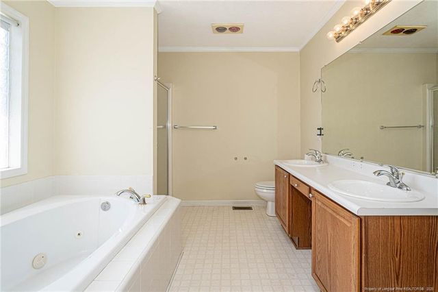 5700 Trotter Court, Hope Mills, NC 28348