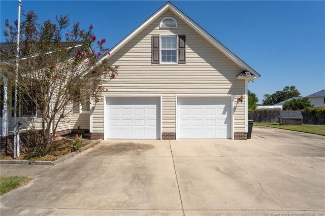 5700 Trotter Court, Hope Mills, NC 28348