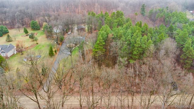 4250 Phillips Road, Hadley Township, MI 48455