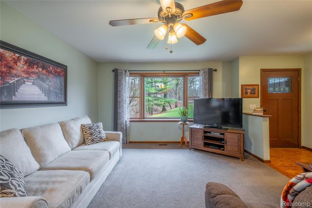 4250 Phillips Road, Hadley Township, MI 48455