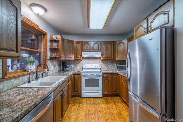4250 Phillips Road, Hadley Township, MI 48455