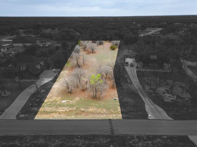 720 S Sugartree Drive, Lipan, TX 76462