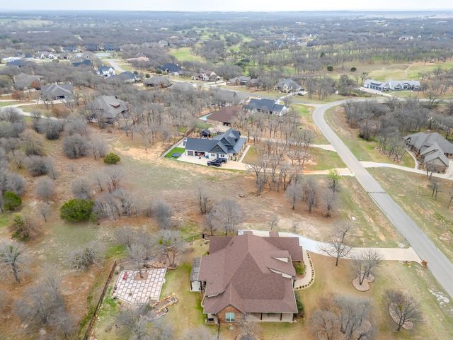 720 S Sugartree Drive, Lipan, TX 76462