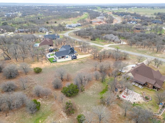720 S Sugartree Drive, Lipan, TX 76462