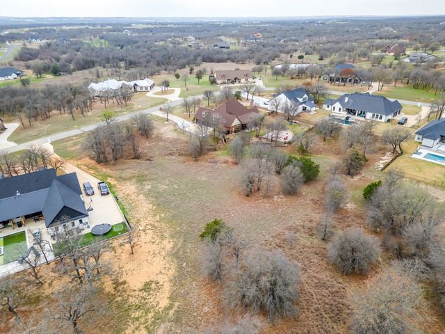 720 S Sugartree Drive, Lipan, TX 76462