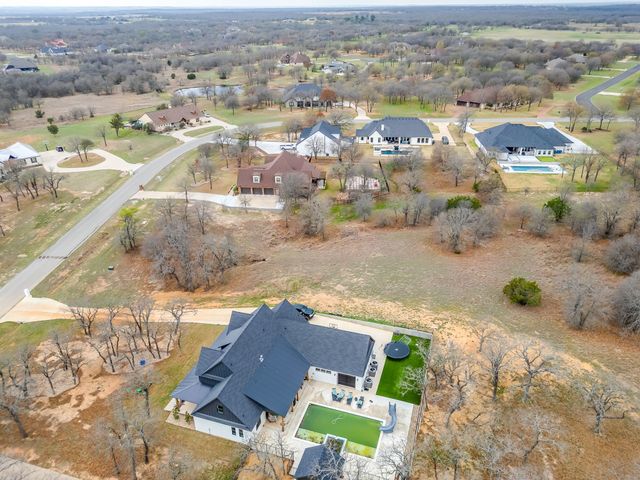 720 S Sugartree Drive, Lipan, TX 76462