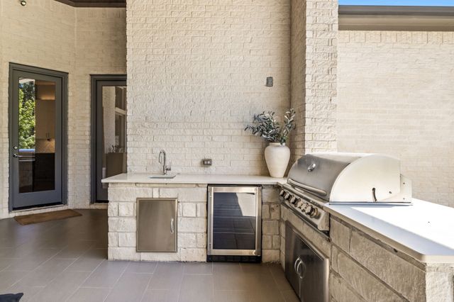 5628 Lindenshire Lane, Dallas, TX 75230