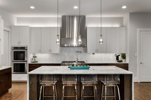 5628 Lindenshire Lane, Dallas, TX 75230