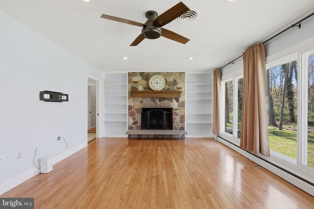 35 ORIOLE WAY, Moorestown, NJ 08057
