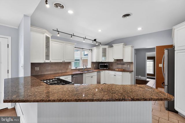 35 ORIOLE WAY, Moorestown, NJ 08057