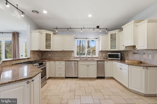 35 ORIOLE WAY, Moorestown, NJ 08057