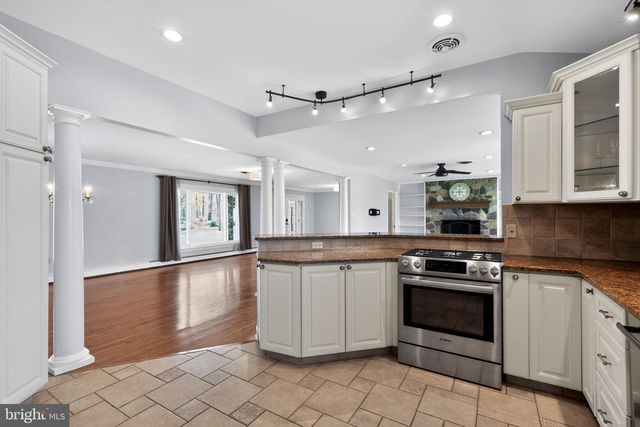 35 ORIOLE WAY, Moorestown, NJ 08057