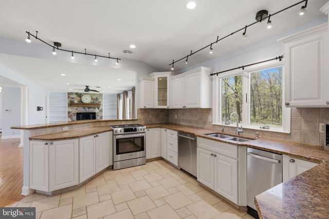 35 ORIOLE WAY, Moorestown, NJ 08057