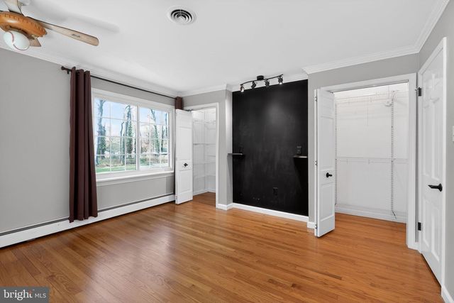 35 ORIOLE WAY, Moorestown, NJ 08057