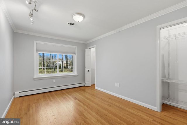 35 ORIOLE WAY, Moorestown, NJ 08057