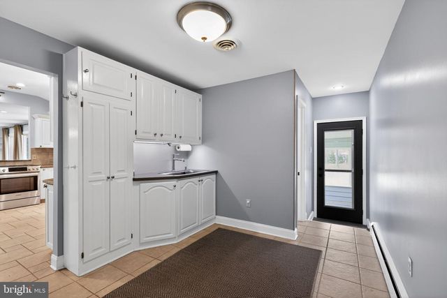 35 ORIOLE WAY, Moorestown, NJ 08057