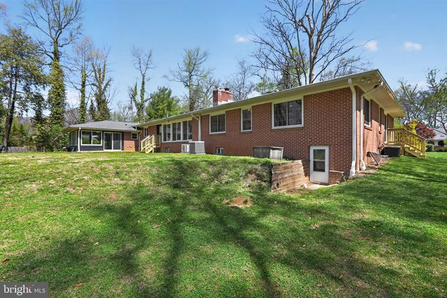 35 ORIOLE WAY, Moorestown, NJ 08057