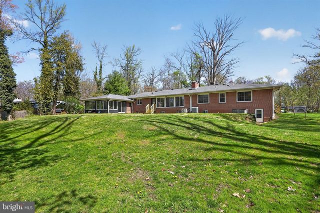 35 ORIOLE WAY, Moorestown, NJ 08057