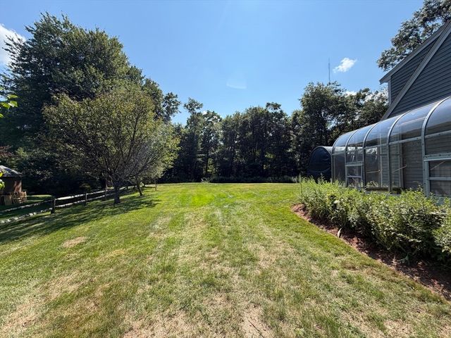 69 White Pond Rd, Hudson, MA 01749