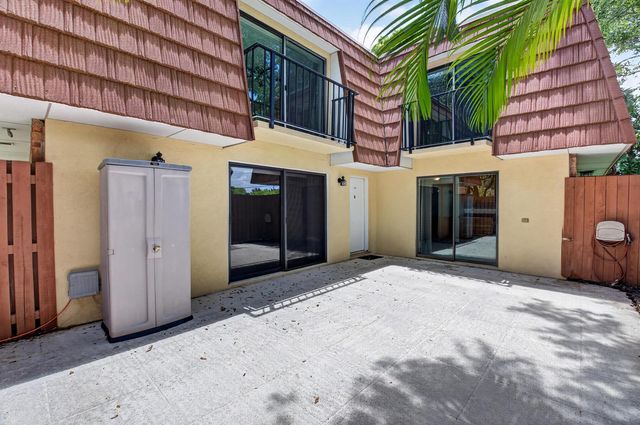 1565 Augusta Circle 103, Delray Beach, FL 33445