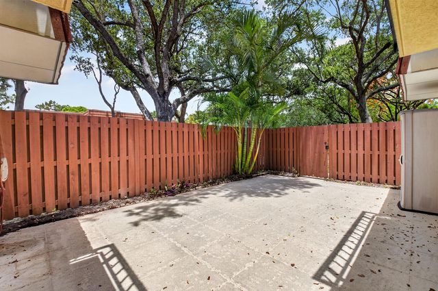 1565 Augusta Circle 103, Delray Beach, FL 33445