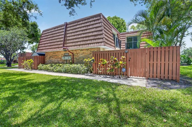 1565 Augusta Circle 103, Delray Beach, FL 33445