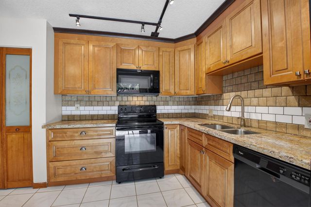 1565 Augusta Circle 103, Delray Beach, FL 33445