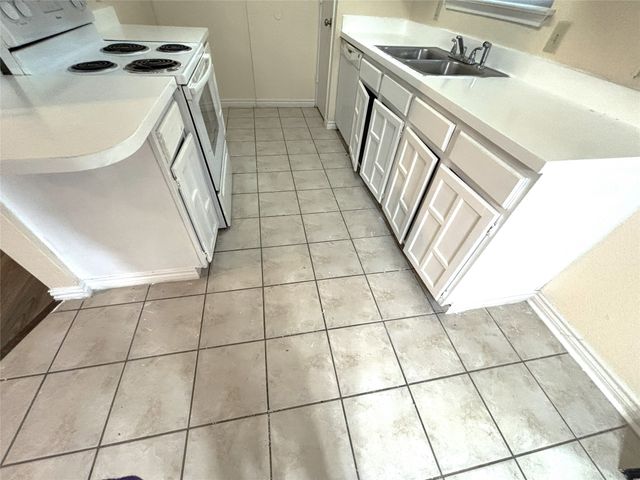 607 Sherman Drive, Mansfield, TX 76063