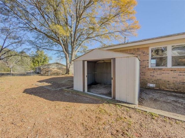 1611 Wesley Way, Conyers, GA 30012