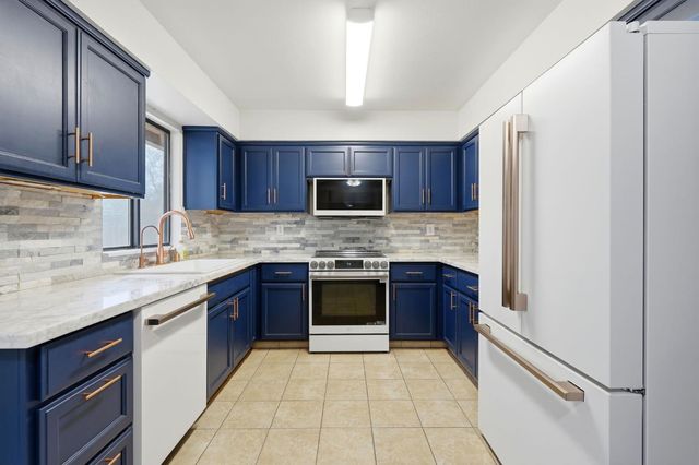 3672 W Garland Avenue, Fresno, CA 93722