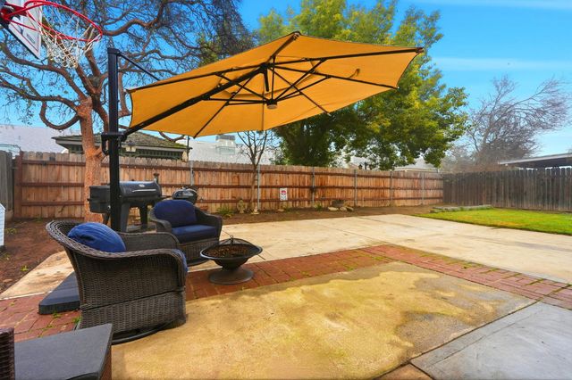 3672 W Garland Avenue, Fresno, CA 93722