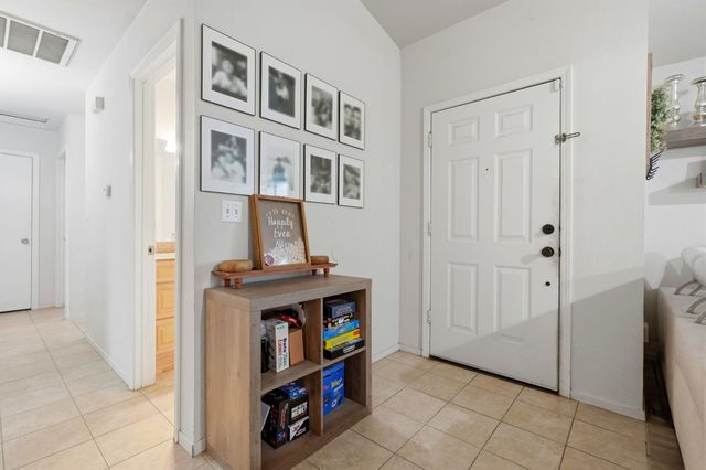 3672 W Garland Avenue, Fresno, CA 93722