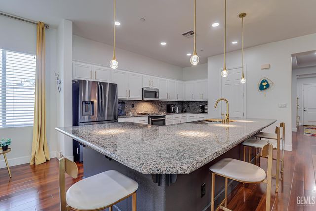 6001 Trafford Place, Bakersfield, CA 93306
