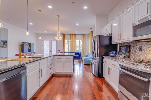 6001 Trafford Place, Bakersfield, CA 93306