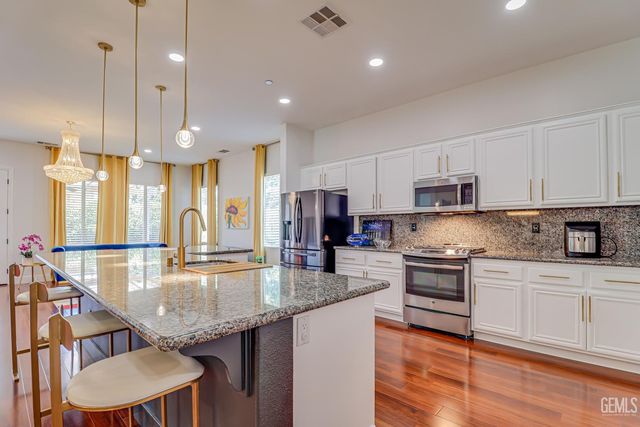 6001 Trafford Place, Bakersfield, CA 93306