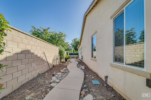 6001 Trafford Place, Bakersfield, CA 93306