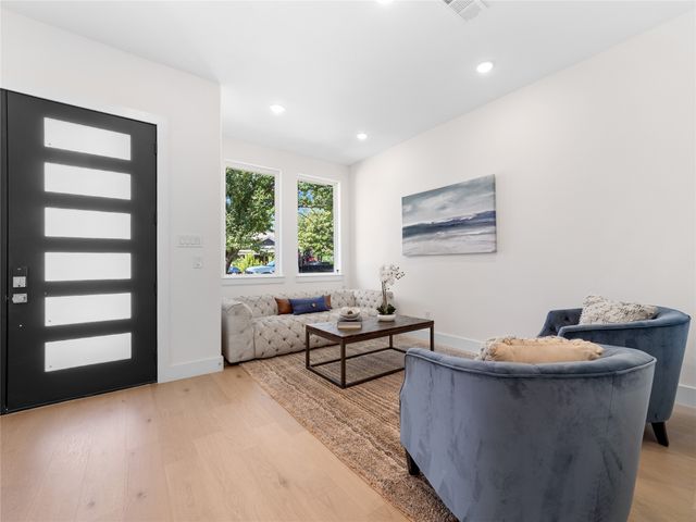 426 Martinique Avenue, Dallas, TX 75223