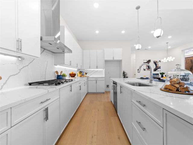 426 Martinique Avenue, Dallas, TX 75223