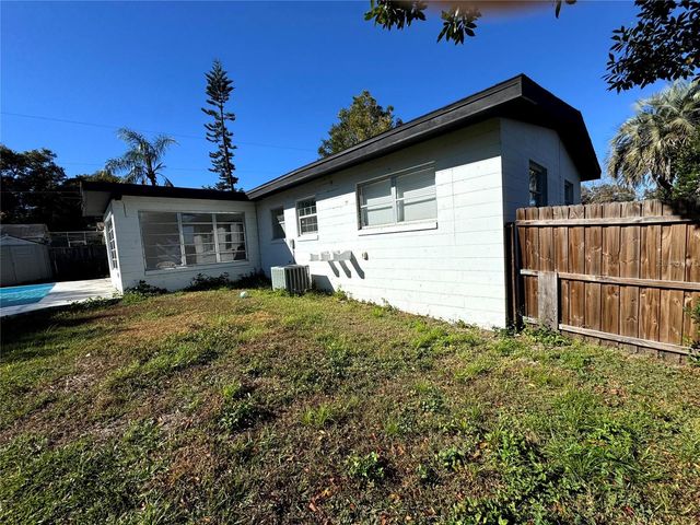 1412 LAKECREST DRIVE, Apopka, FL 32703