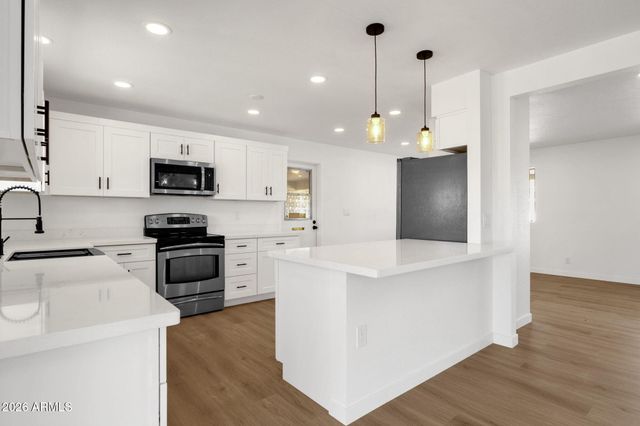 6017 E BOISE Street, Mesa, AZ 85205