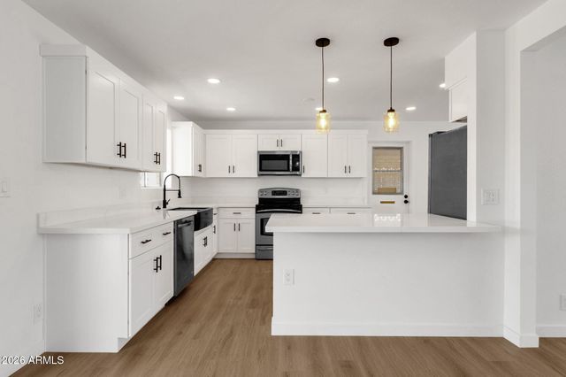 6017 E BOISE Street, Mesa, AZ 85205