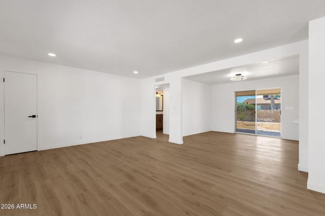 6017 E BOISE Street, Mesa, AZ 85205