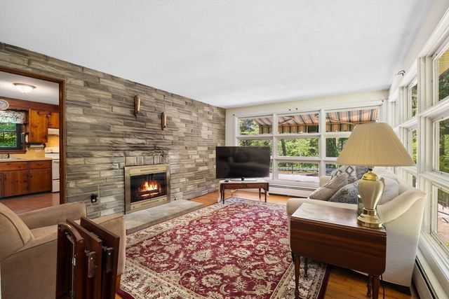 172 Porter St, Granby, MA 01033