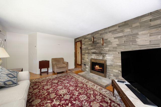 172 Porter St, Granby, MA 01033