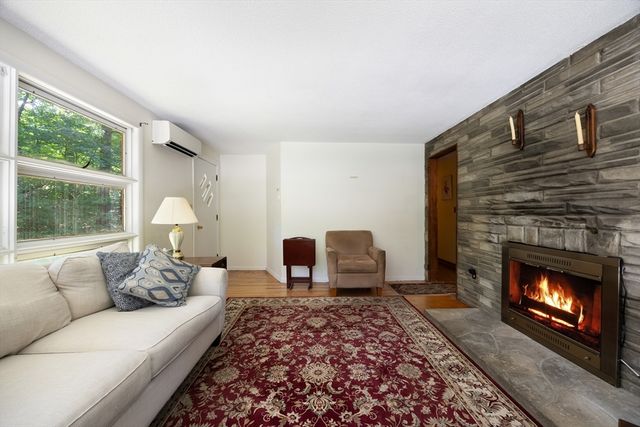 172 Porter St, Granby, MA 01033