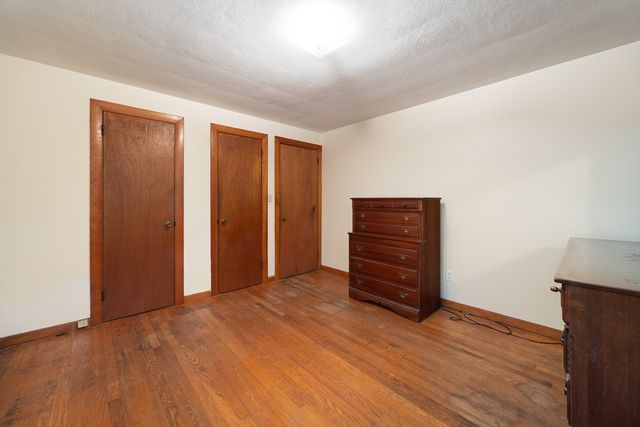 172 Porter St, Granby, MA 01033